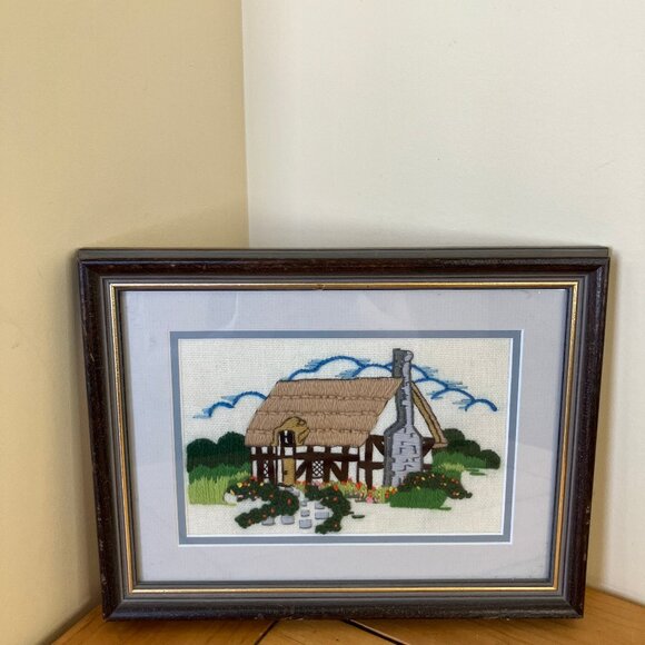 English Tatched Cottage Crewel Embroidery Completed Framed Picture 8.25x10.75" - Picture 1 of 6